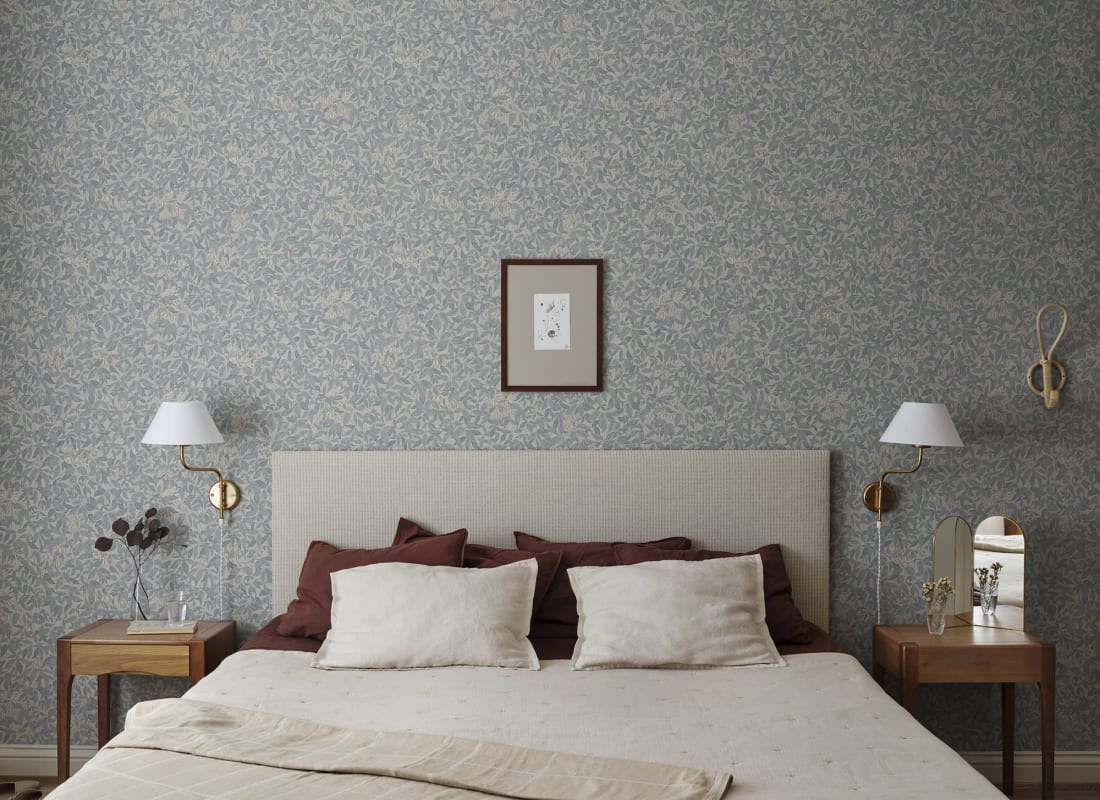 Linnea Wall Paper in Misty Blue